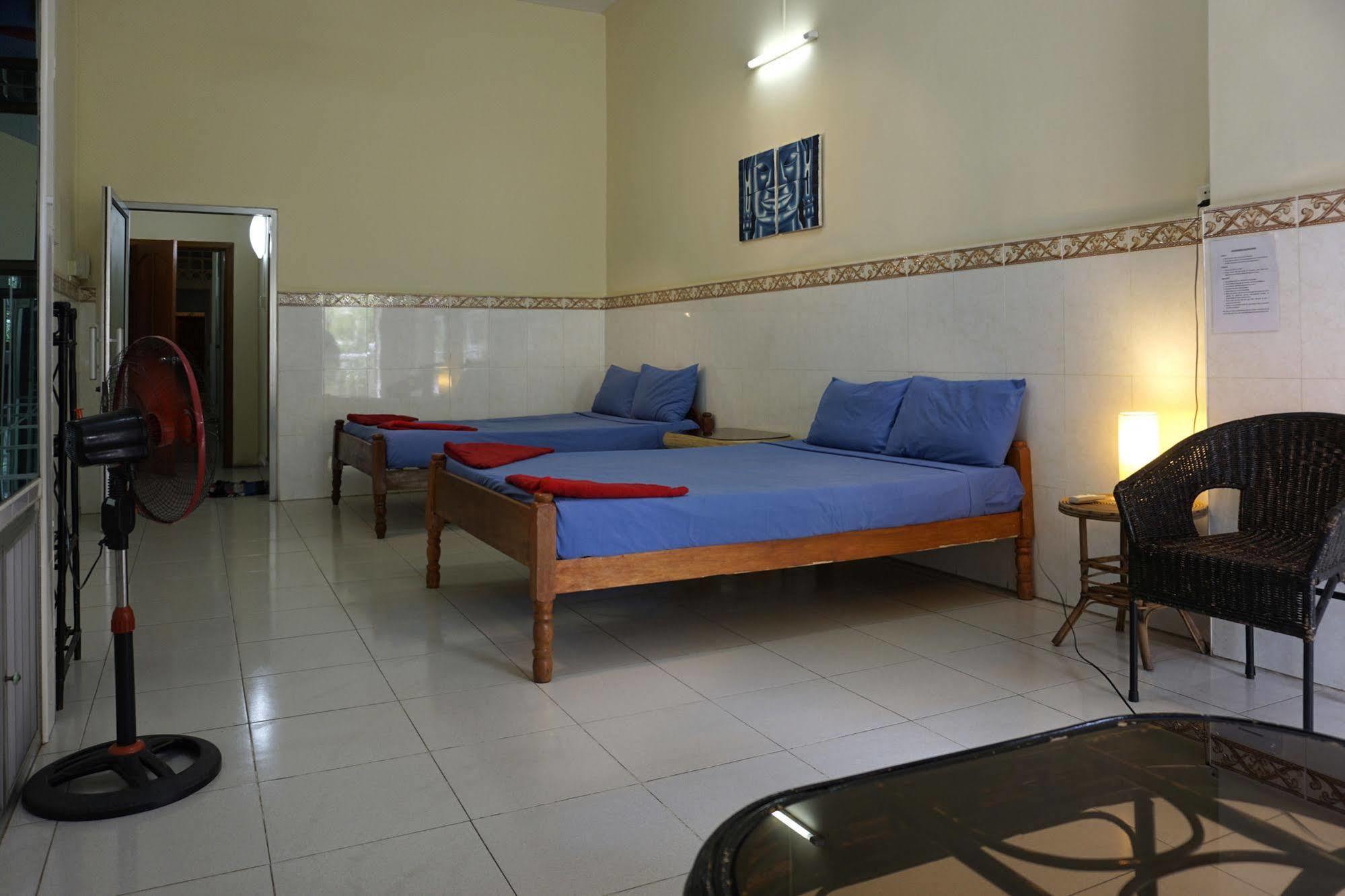 Riverside Backpackers Phnom Penh Zewnętrze zdjęcie