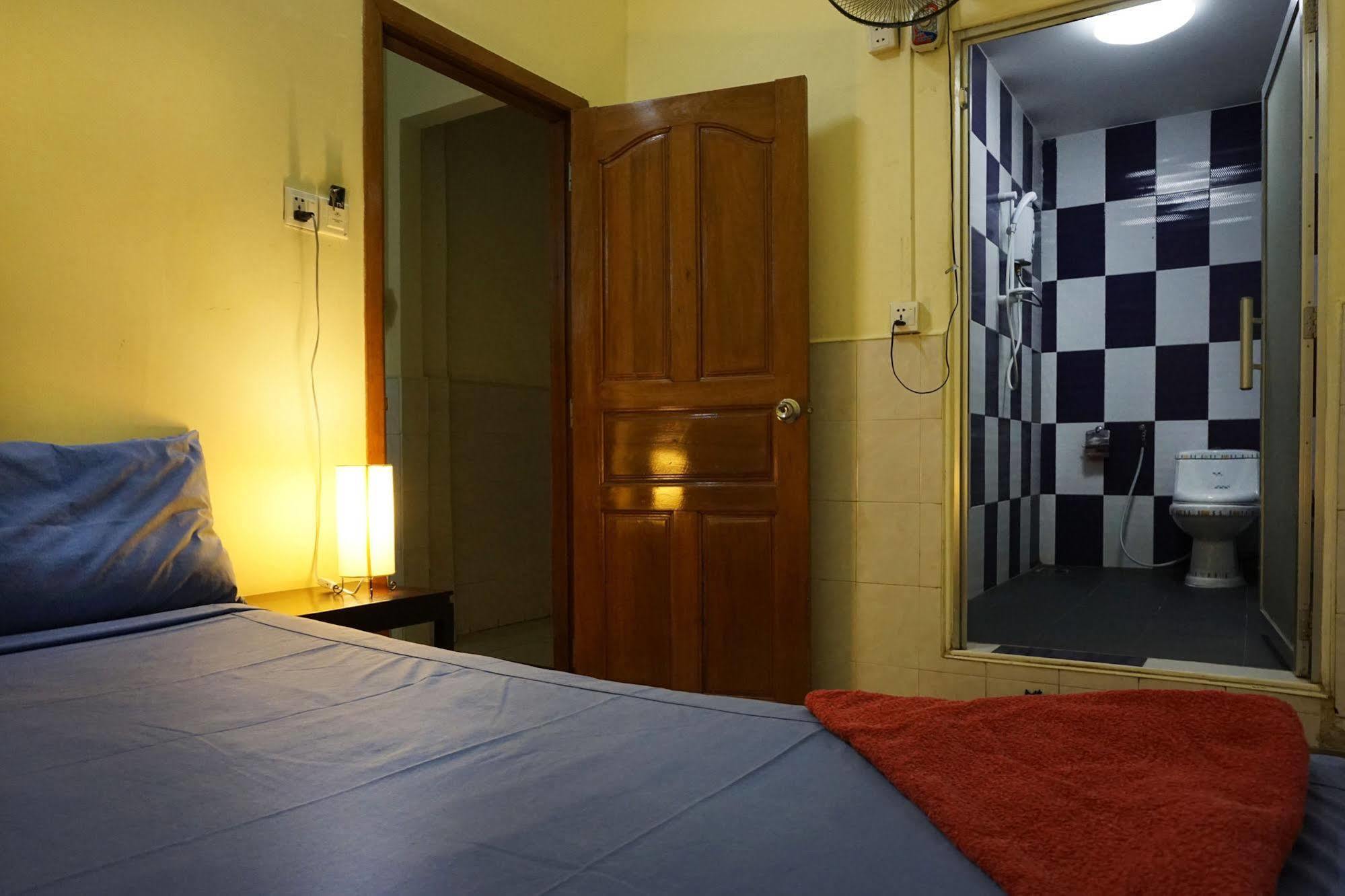 Riverside Backpackers Phnom Penh Zewnętrze zdjęcie