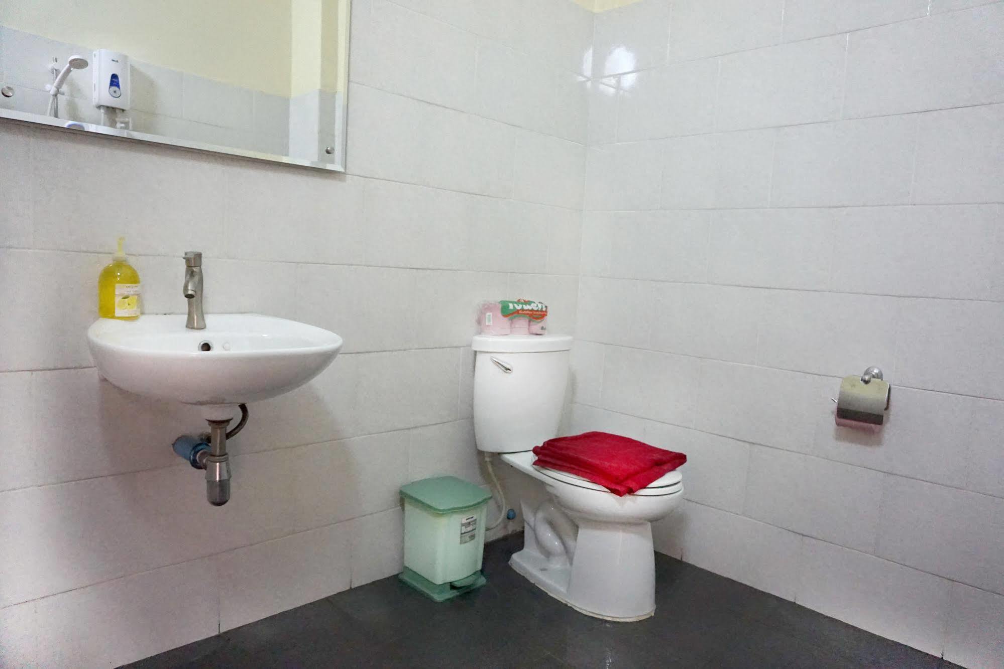 Riverside Backpackers Phnom Penh Zewnętrze zdjęcie