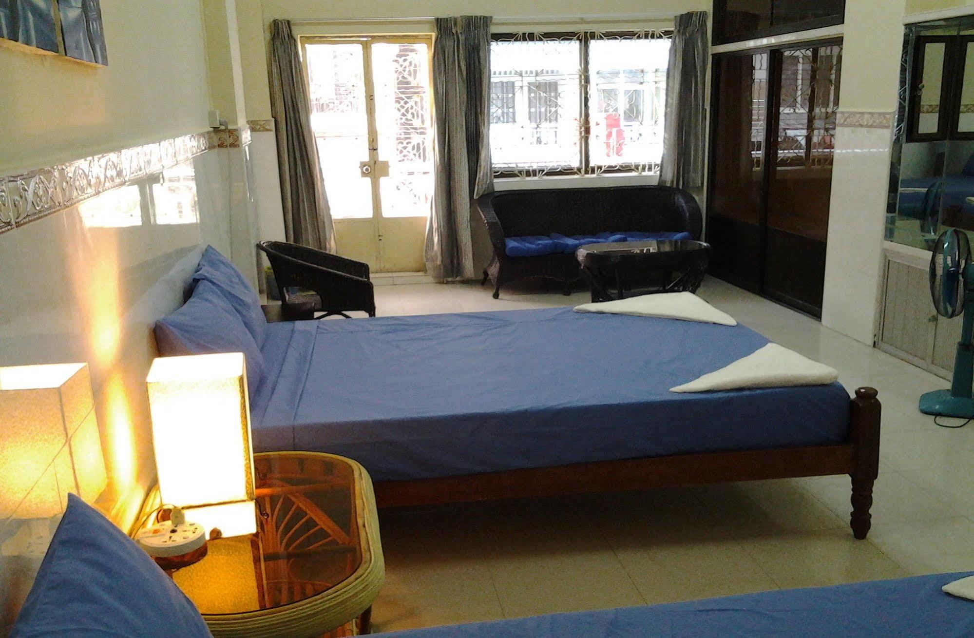 Riverside Backpackers Phnom Penh Zewnętrze zdjęcie